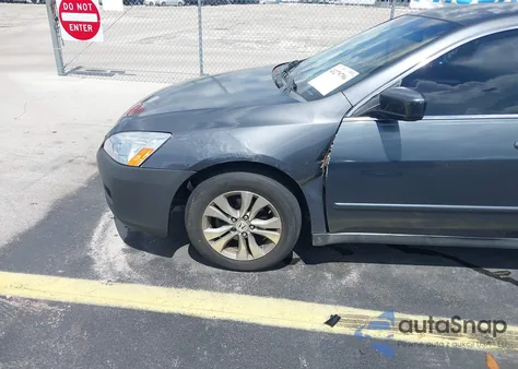 2007 Honda Accord 2.4 Lx z USA, uszkodzony, nr VIN 1HGCM56457A194216